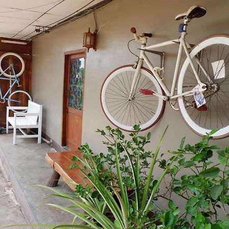 Chokchai Hotel Ban Huai Maenam Noi Exterior foto