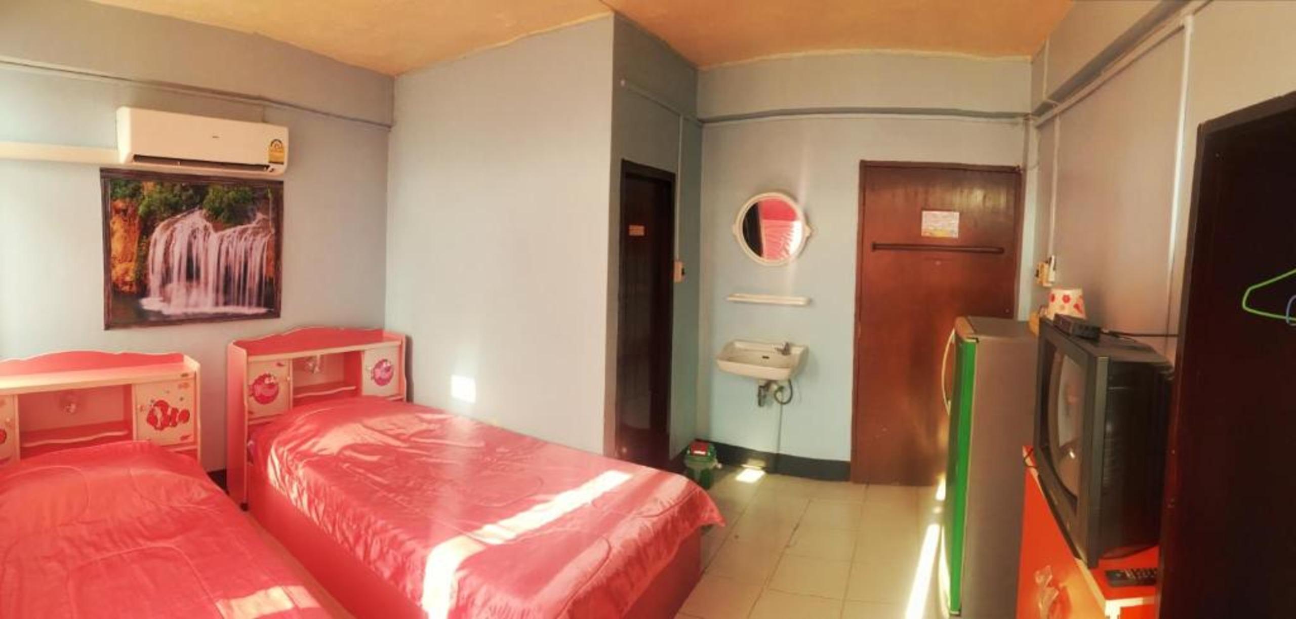 Chokchai Hotel Ban Huai Maenam Noi Exterior foto