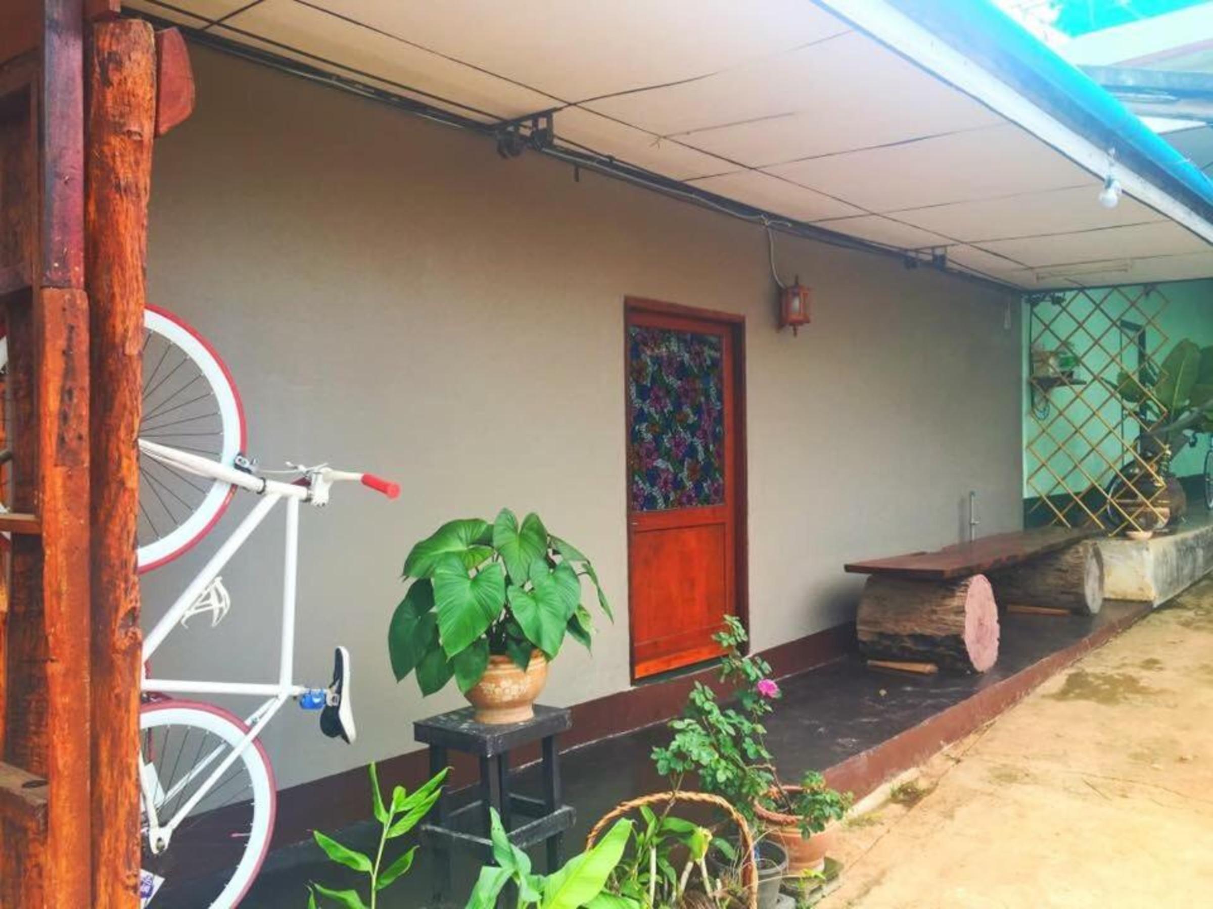 Chokchai Hotel Ban Huai Maenam Noi Exterior foto